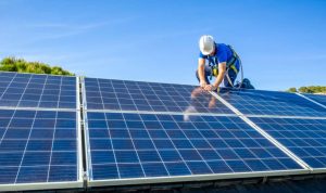Installation et mise en production des panneaux solaires photovoltaïques à Saint-Just-Malmont